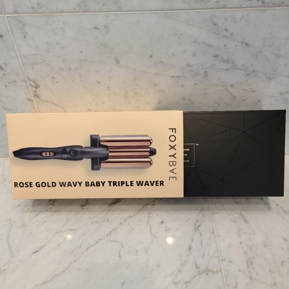 New * FOXYBAE * Rose Gold Wavy Baby Triple Waver - Picture 7 of 10